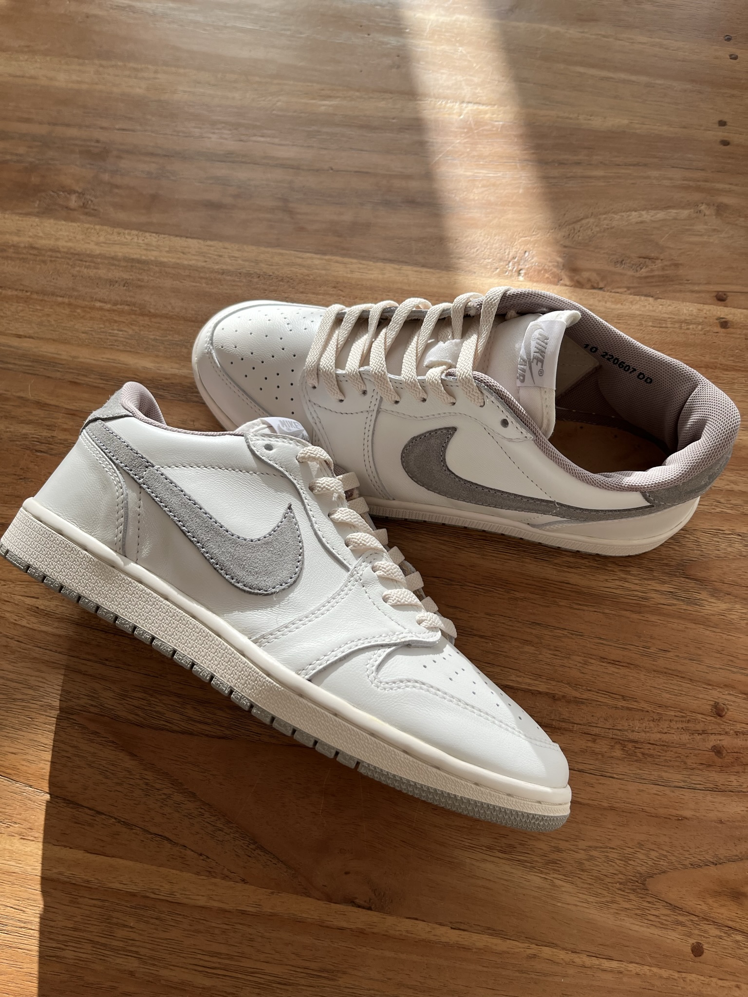 Natural Grey Low